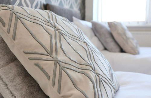 Fabulous beachfront 3 bed house with parking - Foto 36