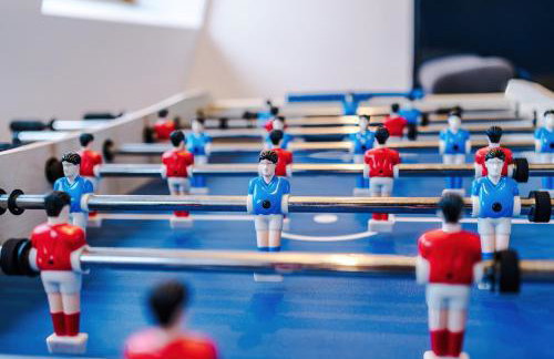 Stylish Penthouse, Free Parking, Pool Table, PS4 - Foto 25