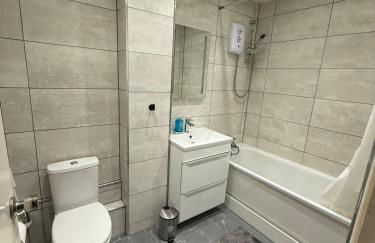 Modern Comfort Near Gatwick, Three Bridges & M23! - Foto 7