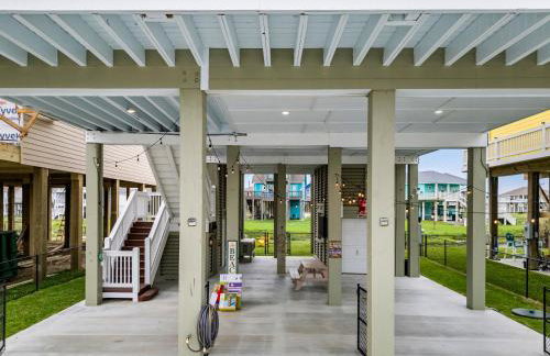 Relax And Sea NEW Luxury Canal-View Escape Gated Community Firepit and Decks - Foto 65