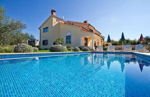 Perla Klaudio - Foto 1