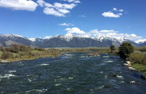 Scenic Vacation Cabin with 360° Mountain Views near Yellowstone National Park in Madison River Valley, Montana - Foto 29