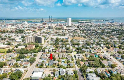 Coral Cottage - Enjoy the Posh Life! Heated Pool, Spa, Fireplace! - Foto 35