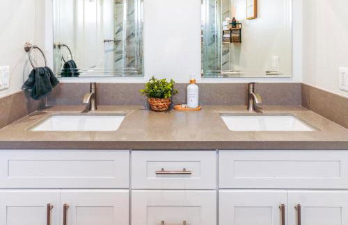 Cozy Luxe Unit Near Disneyland - Sleeps up to 10! EV Friendly & King Bed - Foto 20