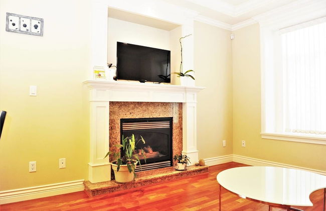 Vancouver West Private House Second Floor - Photo 10