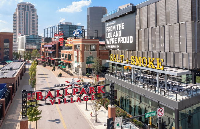 Ballpark Luxury Loft Steps from Arch - Photo 28