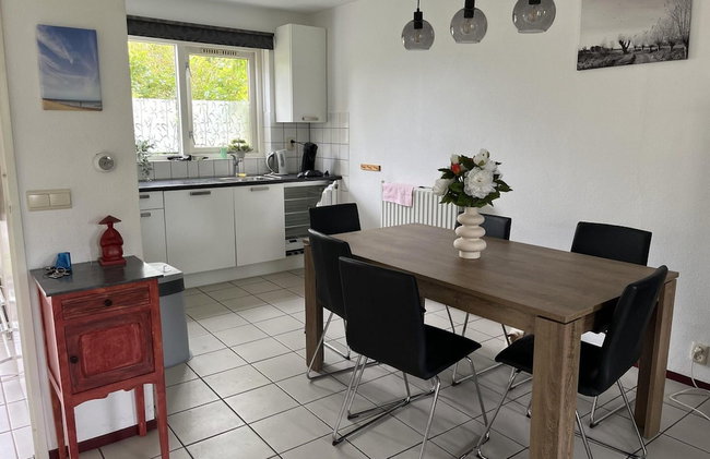 Cosy Bungalow Near the Beach - Photo 39