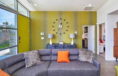 Sophia Oasis Luxe 2BR Condo with Mountain Views - Photo 20