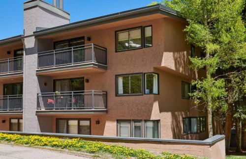 Capitol Peak Lodge by iTrip Aspen Snowmass - Photo 12