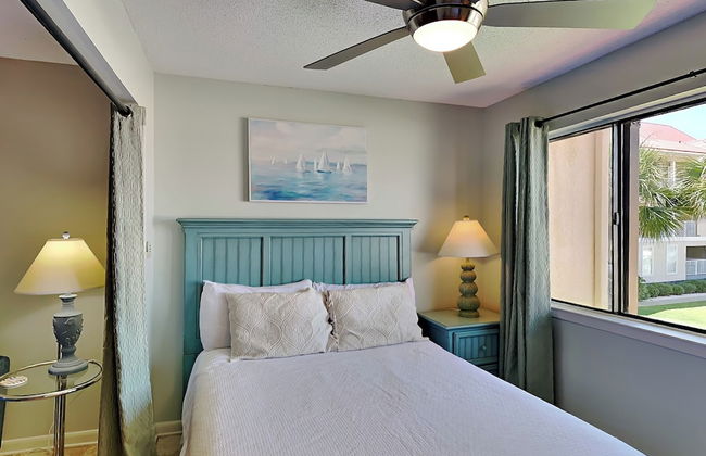 Sunset Harbor #2-204 - Latitude Adjustment - Foto 4