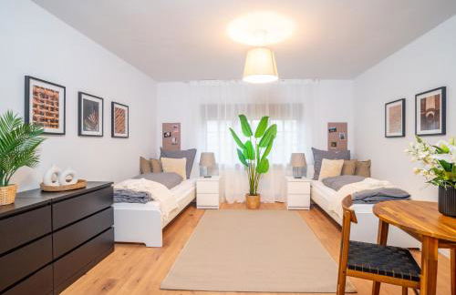 Nauen Stay for 4 Guests - Parking included - Foto 28