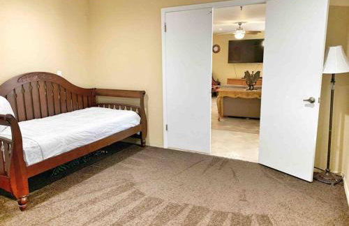 ULTIMATE BACKYARD-POOL/SPA. SLIDE. LAKEVIEW. BALL - Foto 15