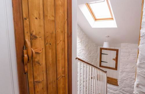 Characterful and quirky cottage in beautiful Pembs - Photo 13