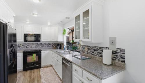 Colorful and Cozy Haven with Heated Pool - Foto 3