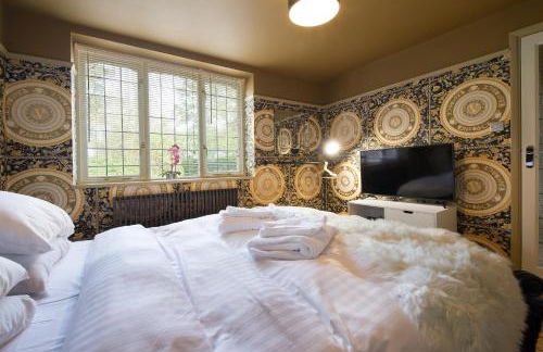 Deluxe 4 or 5 Bed House with Hot Tub, Cinema Room Sleeps 15 - Foto 14