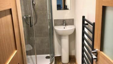 Woodland Cabin Retreat in Alfriston - hot tub - Foto 4, Shower