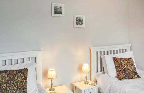 Winlocke Cottage - Photo 11