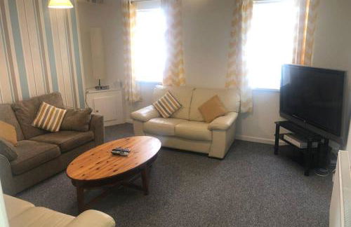 Bee Hive Merthyr Tydfil - Photo 7