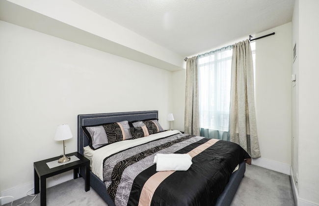 Sarkar Suites - 330 Burnhamthorpe Road - Photo 7