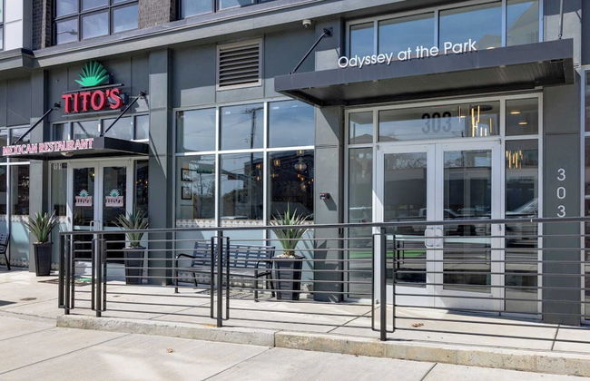 New Modern 2bdr in Walkable Midtown w/ Gym, Pool Honkey-tonk by Avantstay - Foto 45