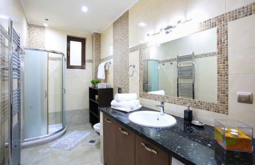 Sofia's Sunny Home + Private Pool + Gym - Foto 12