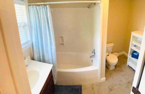 4/3 Home Centrally Located, beach, casino, airport, dining, golfing, shopping, entertainment - Photo 25