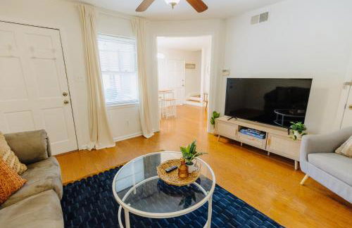 Centrally Located 2BR Overton Square Unit 2 Fast WiFi Free Parking Yes Pets - Foto 14