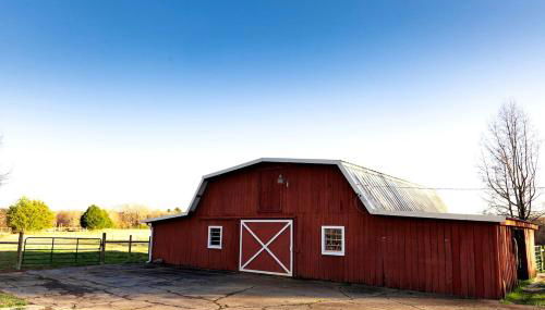 Kid and Pet-Friendly Lake Glamping in Tupelo, Mississippi - Foto 3