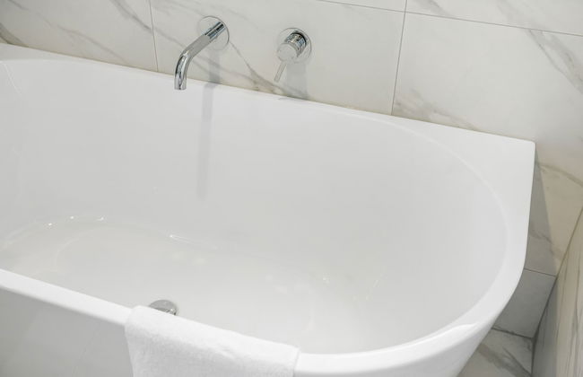 Inner City Retreat - WiFi - Netflix - Photo 37