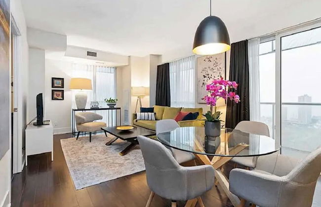 Lanterra Downtown Cn Tower - Photo 51