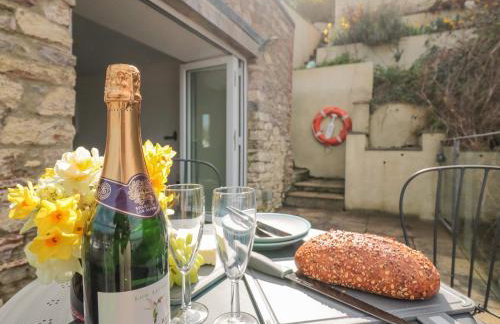 Spanish Boathouse - Photo 30