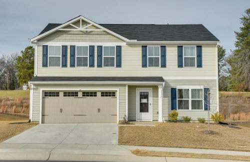 9 Mi to Duke University Spacious Home with Yard! - Foto 2