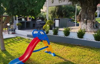 Garlis Apartments - Photo 19