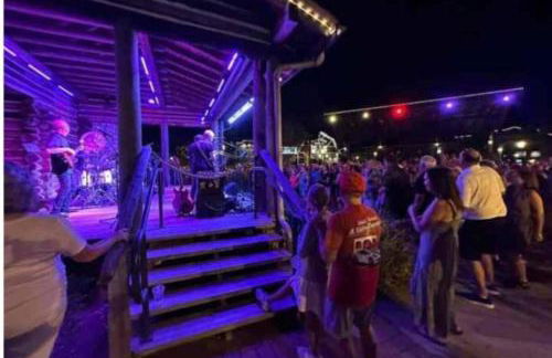 Large 3 bedroom with Pool and Golfcart - Foto 32