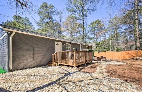 Fire Pit and Deck Atlanta Home about 8 Mi to Dwtn! - Foto 26