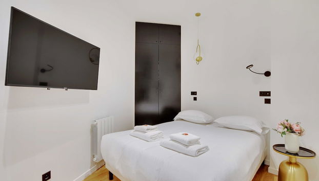 Authentic apt - 2br/6p - Rue des Martyrs - Opera - Foto 3, Habitación