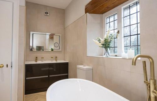 The GreyStoke Mansion With Private Grounds - Foto 40