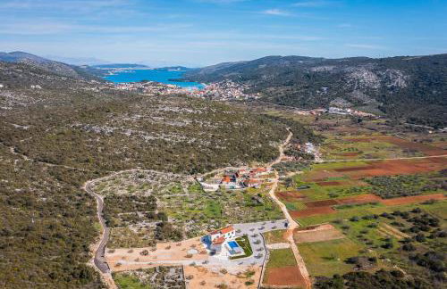 Luxury Villa Dolac near Split, airport, complete privacy, infinity heated pool - Photo 11