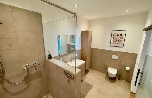 Pretti Apartments - Neu, Stilvoll, Zentral, Komfortabel, Geräumig & Ruhig - Photo 16