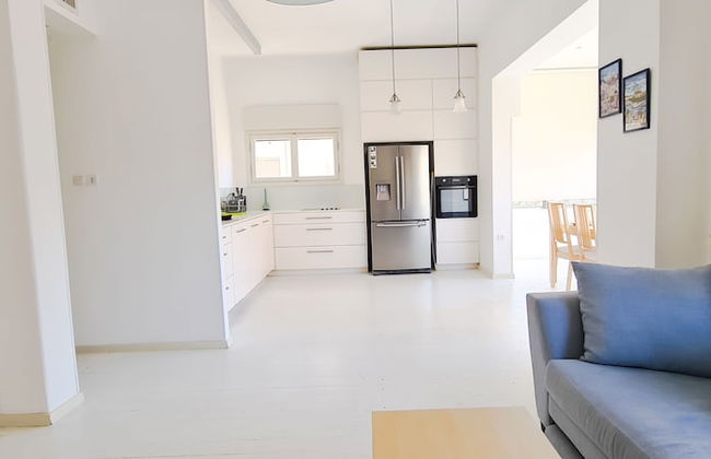 Modern Apt Rothschild Very Central TL7 - Photo 16