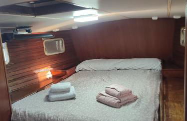 Romantic sailboat - Photo 12