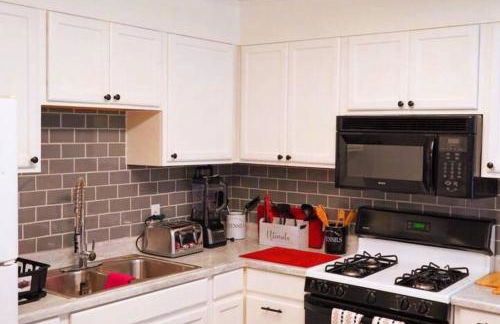 Spacious Pet Friendly Home - Photo 30