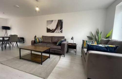 3 Bedroom New House Sleeps 5 with FREE Parking&WiFi-B - Foto 3