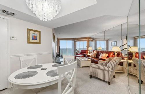 Ocean Front 2-bed, 2-bath 6th-floor comfy and inviting condo unit on Hutchinson Island - Photo 4