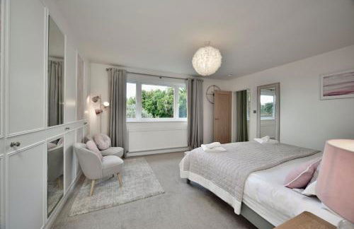 Luxury 5-Bed Country House with Hot Tub, Views & Games Room, Sleeps 12 - Kent Downs - Foto 25