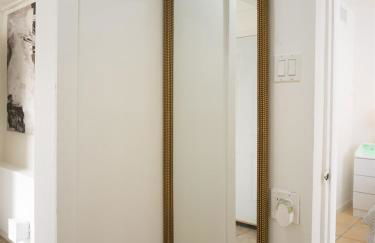 Big gated yard, Work play room, King bed - Foto 4