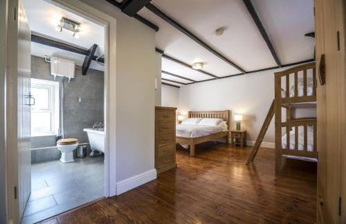 Barn Conversion - Hot Tub - Penally - Tenby - Photo 101