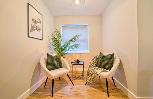 3 Bed House with Office Space in Coventry, by ARP Homes, Central, Driveway & Garage, Garden, Ideal for Contractors, Families & Long stays - Foto 8