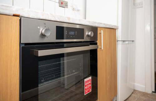 Private retreat For 3 Near City Centre - Photo 26