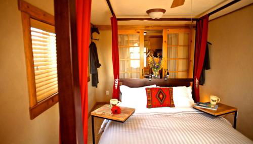 Gorgeous Ranch Stay Accommodation with Amazing Views in Livermore, Colorado - Photo 2